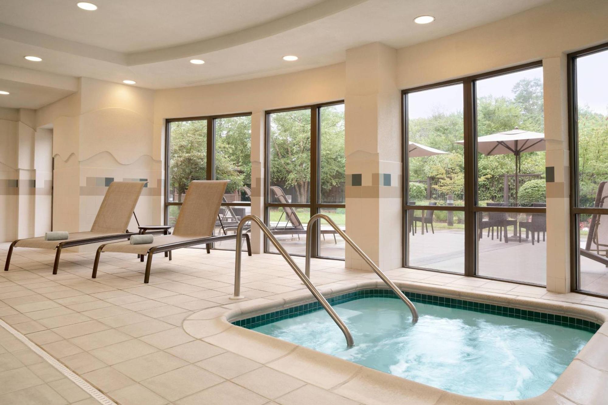 Courtyard By Marriott Middletown Goshen Hotel Екстериор снимка