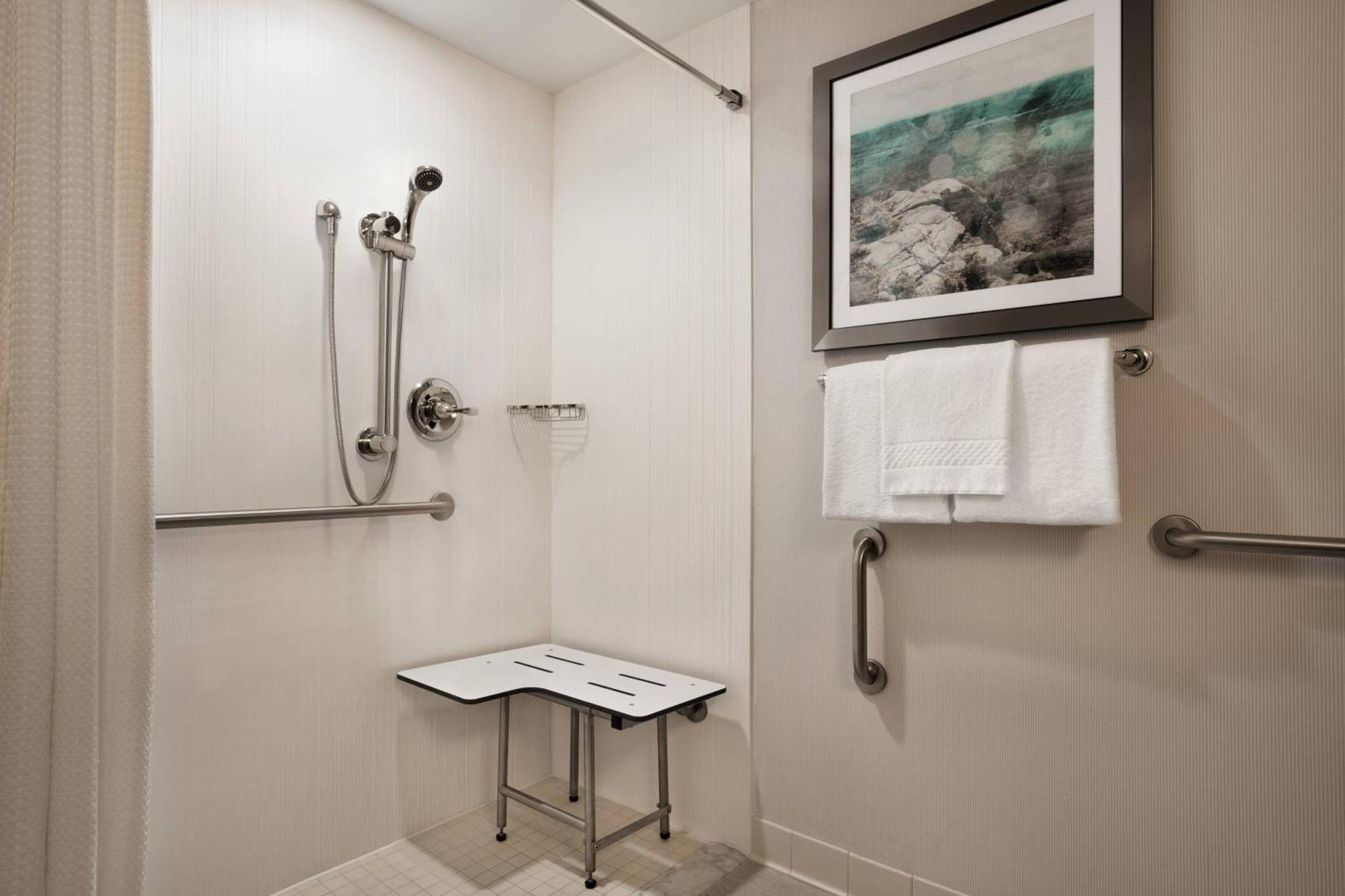 Courtyard By Marriott Middletown Goshen Hotel Екстериор снимка
