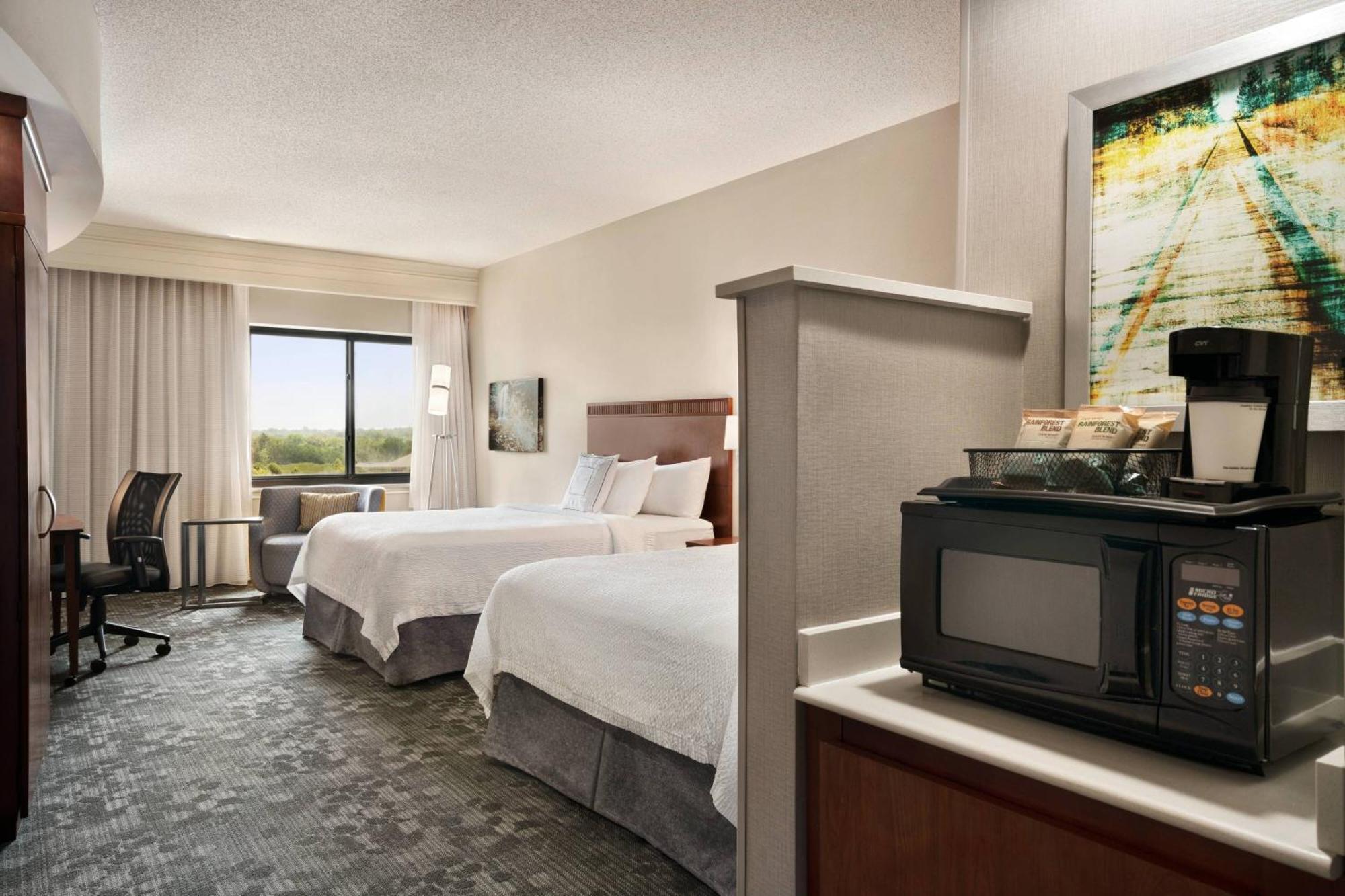 Courtyard By Marriott Middletown Goshen Hotel Екстериор снимка