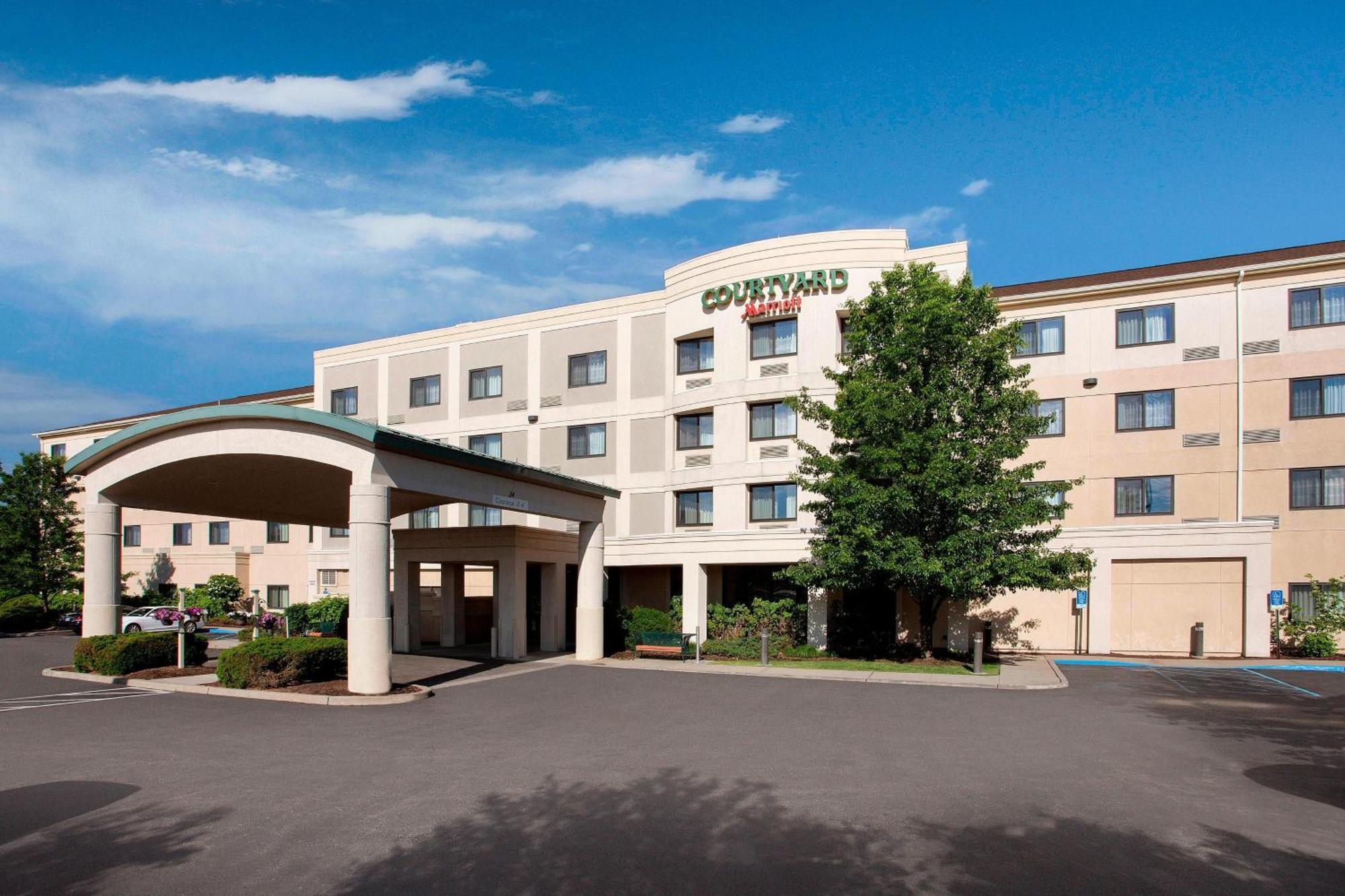 Courtyard By Marriott Middletown Goshen Hotel Екстериор снимка