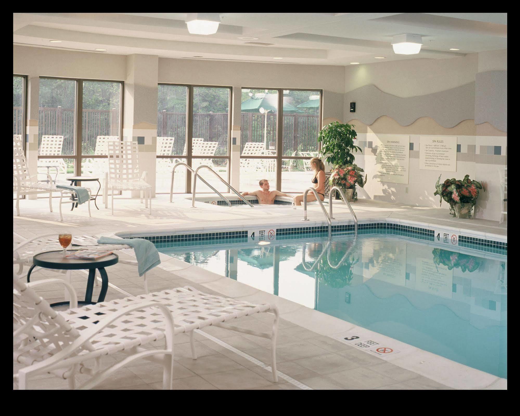 Courtyard By Marriott Middletown Goshen Hotel Екстериор снимка