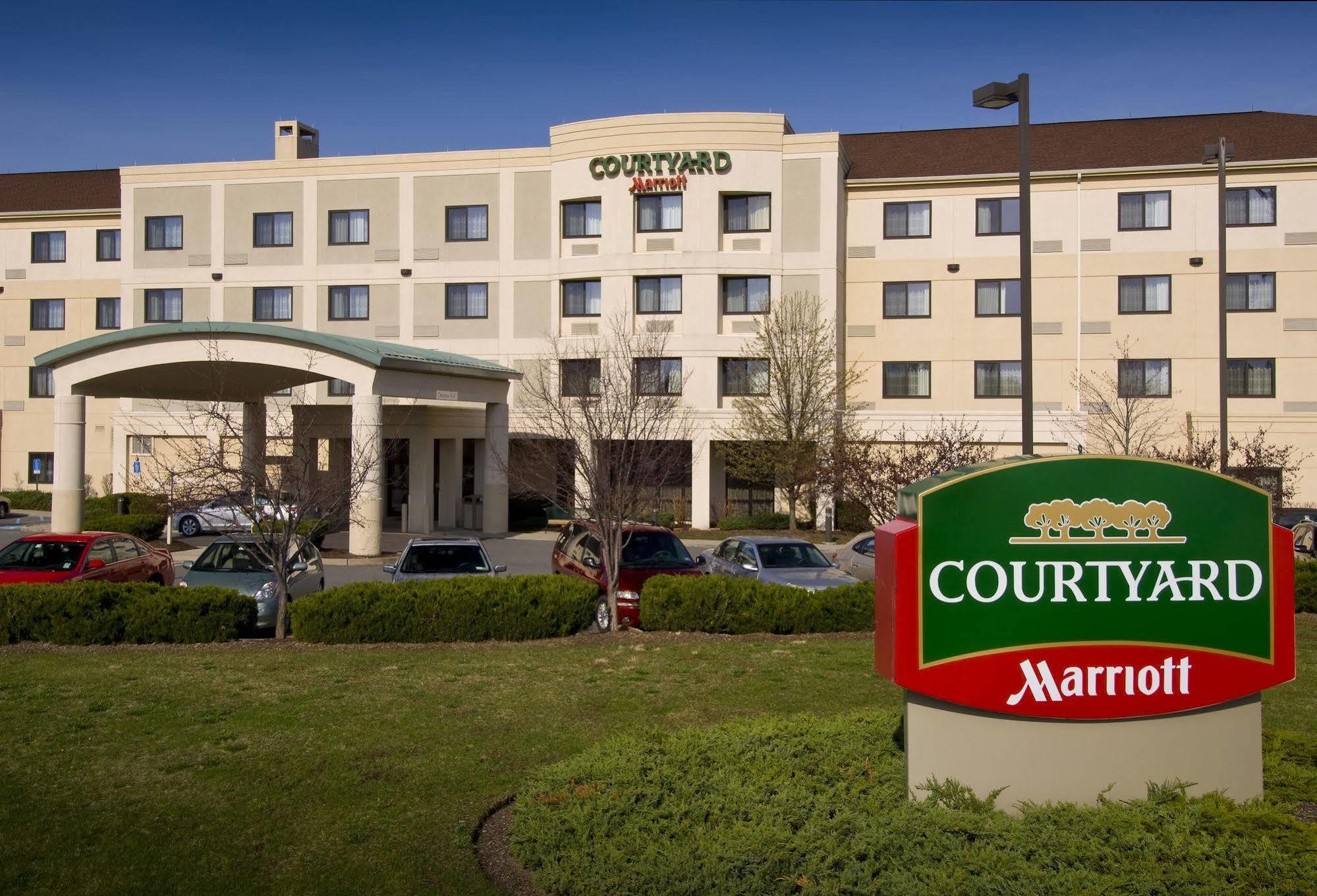 Courtyard By Marriott Middletown Goshen Hotel Екстериор снимка